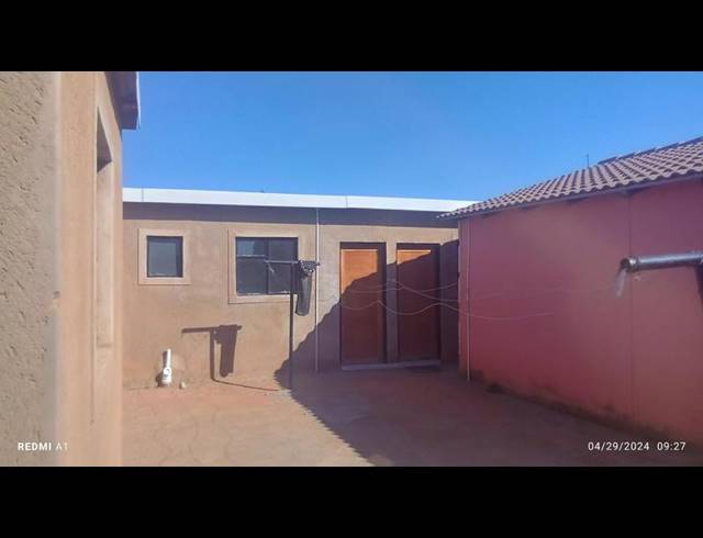 2 BEDROOM HOUSE FOR SALE IN SOSHANGUVE XX